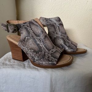 Born Women’s Snake Print Heeled Sandals size 6